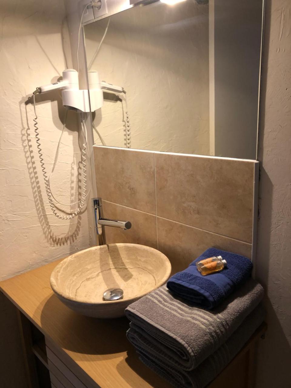 Hotel Cal Xandera Angoustrine Esterno foto
